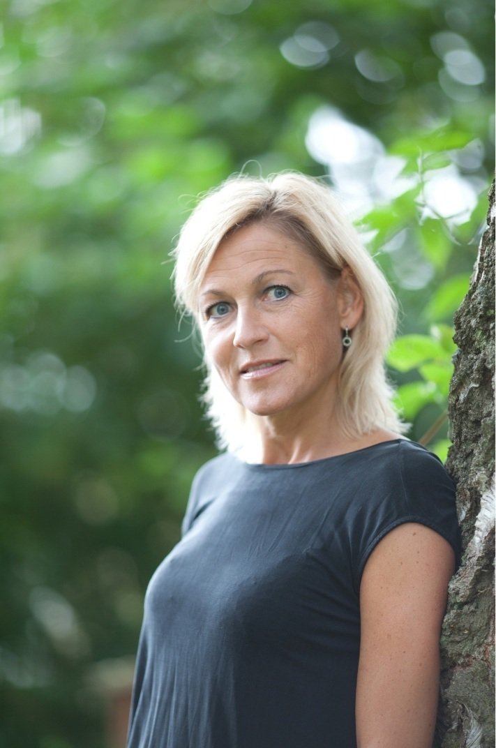 Tóth Éva portréja természetes környezetben